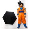 Dragon Ball statuetta di Goku in piedi pronto allo scontro 4 tuttogiappone